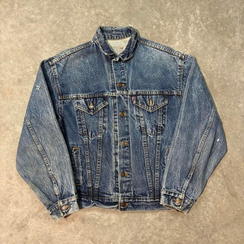 90's Blue Levi's denim jacket